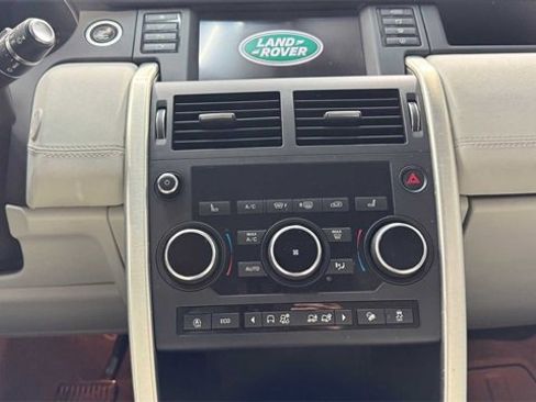 Used 2019 Land Rover Discovery Sport HSE image 21