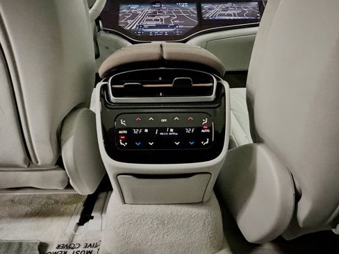 Used 2023 Mercedes-Benz EQS 580 4MATIC Sedan image 37