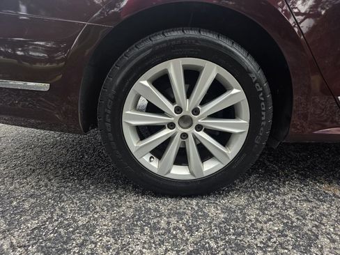 Used 2013 Volkswagen Passat 2.5 SEL Premium FWD image 21
