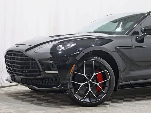 Used 2024 Aston Martin DBX 707 image 3