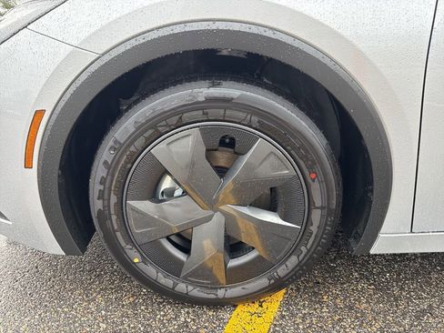 New 2026 Toyota Prius Plug-In Hybrid image 9