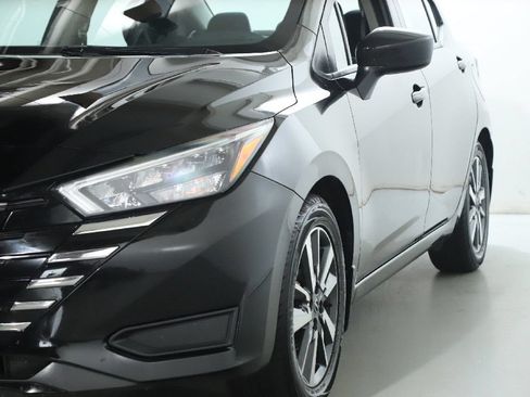 Used 2025 Nissan Versa SV w/ Trunk Package FWD image 4