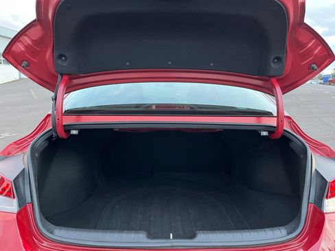 Used 2025 Hyundai Elantra SEL image 31