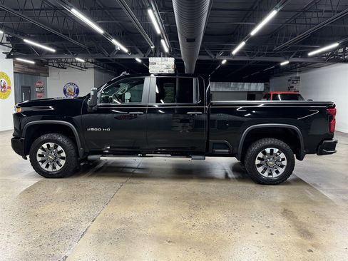 Used 2024 Chevrolet Silverado 2500 Custom w/ Custom Value Package AWD/4WD image 4