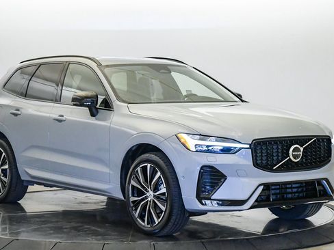 Certified 2025 Volvo XC60 B5 Plus AWD/4WD image 6