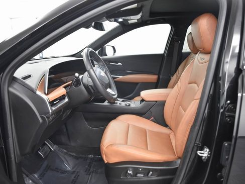 Used 2024 Cadillac XT4 Sport image 11