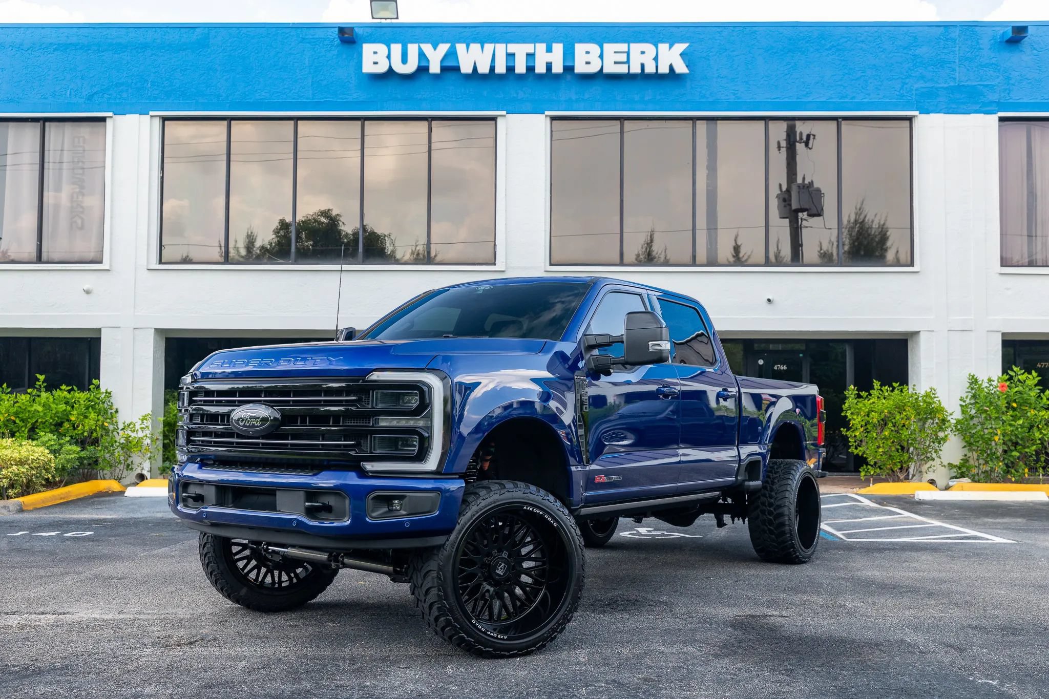 Used 2026 Ford F250 Platinum AWD/4WD image 1