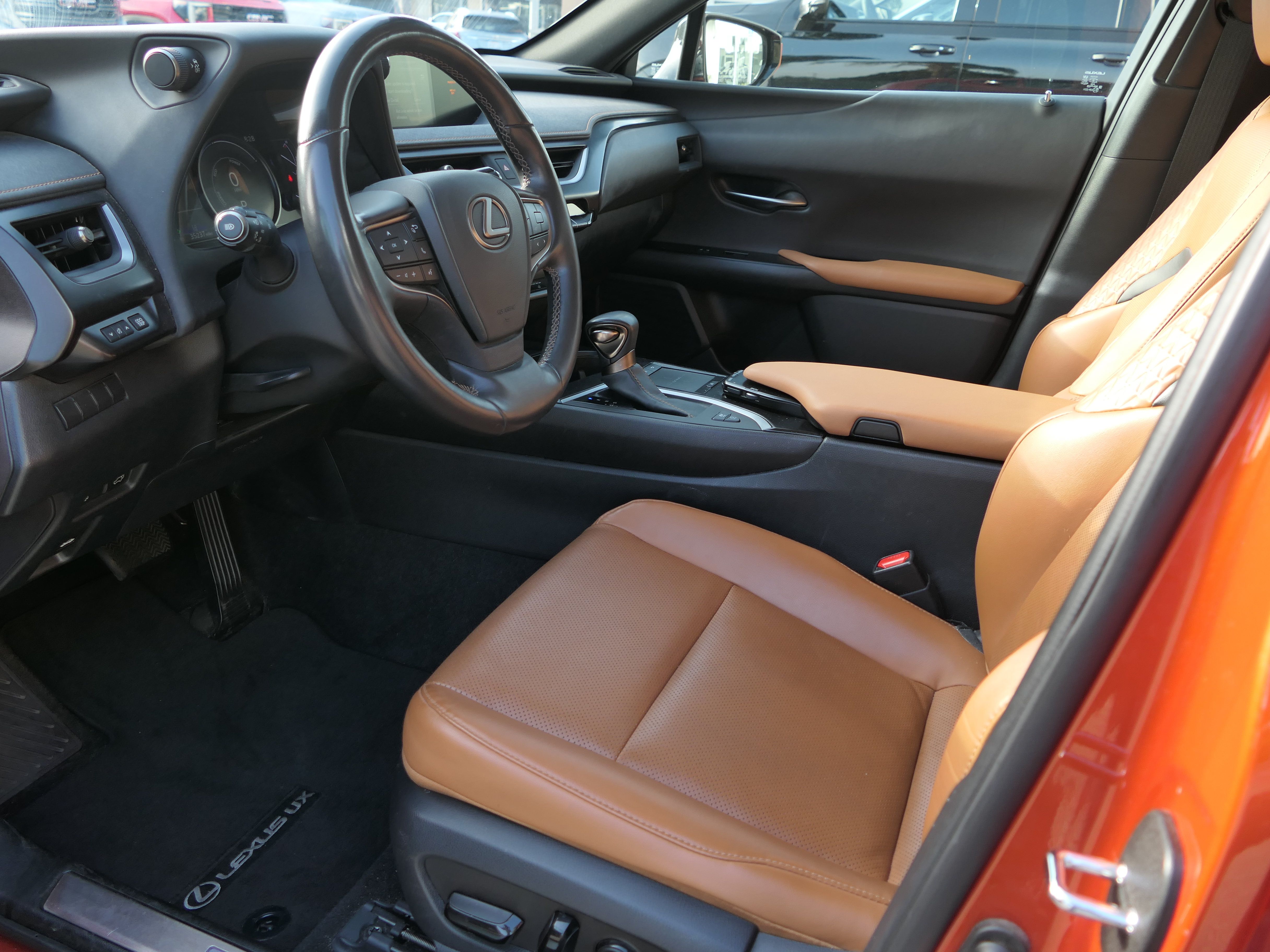Used 2019 Lexus UX 250h w/ Premium Package AWD/4WD image 13