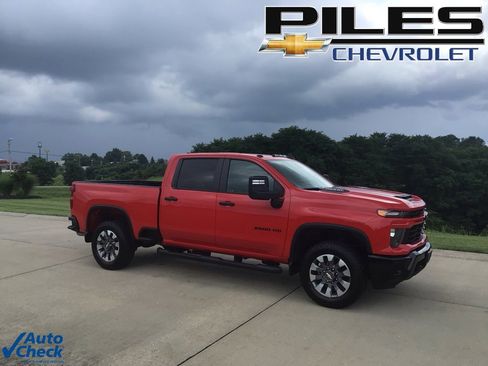 Used 2024 Chevrolet Silverado 2500 Custom w/ Custom Value Package image 1