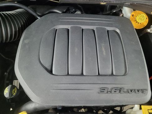 Used 2019 Dodge Grand Caravan SXT FWD image 30