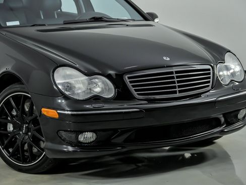 Used 2003 Mercedes-Benz C 32 AMG image 3