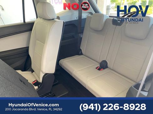 Used 2018 Volkswagen Tiguan SE AWD/4WD image 62