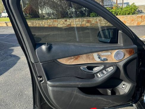 Used 2015 Mercedes-Benz C 300 4MATIC Sedan image 31