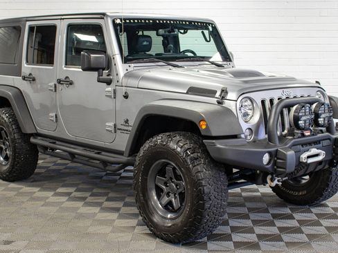 Used 2016 Jeep Wrangler Unlimited Sahara w/ Connectivity Group AWD/4WD image 1
