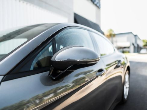 Used 2018 Porsche Panamera 4 AWD/4WD image 5