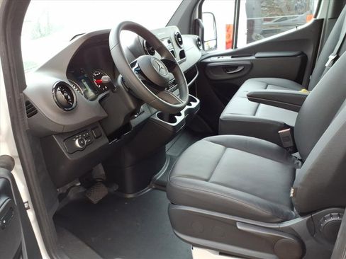 New 2025 Mercedes-Benz Sprinter 2500 image 9