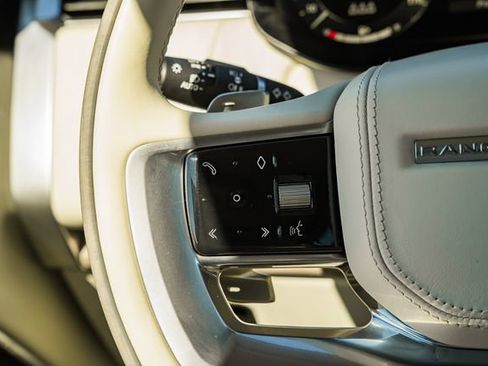 Used 2023 Land Rover Range Rover SE image 31