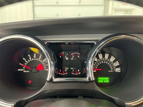 Used 2005 Ford Mustang GT image 12