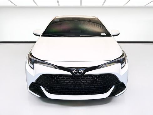 Used 2024 Toyota Corolla SE w/ SE Package FWD image 2