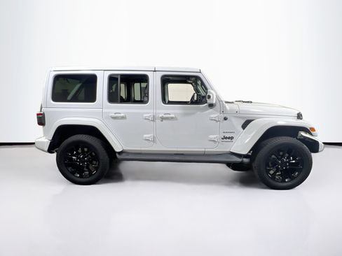 Used 2021 Jeep Wrangler Unlimited Sahara AWD/4WD image 4
