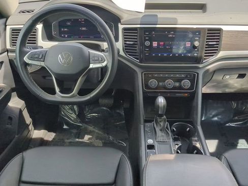 Certified 2023 Volkswagen Atlas SE w/ Panoramic Sunroof Package FWD image 15