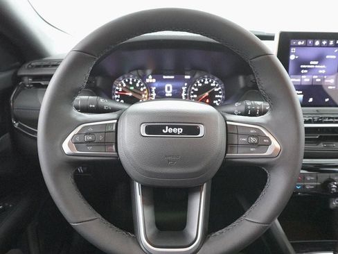 New 2026 Jeep Compass Latitude image 13