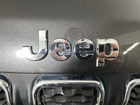 Used 2023 Jeep Compass Latitude AWD/4WD image 8