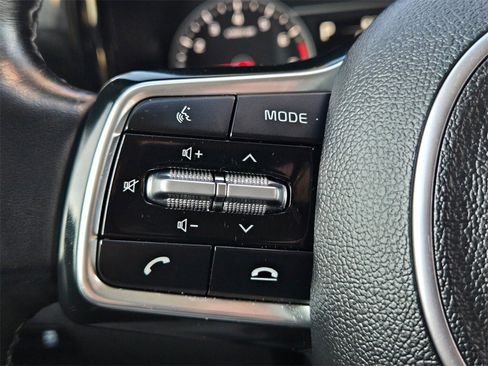 Used 2023 Kia Sorento S w/ Panoramic Sunroof Package image 18
