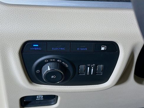 Used 2022 Jeep Grand Cherokee Limited 4xe image 17