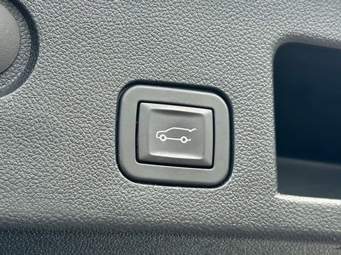 Used 2025 GMC Terrain Elevation w/ Elevation Premium Package image 23