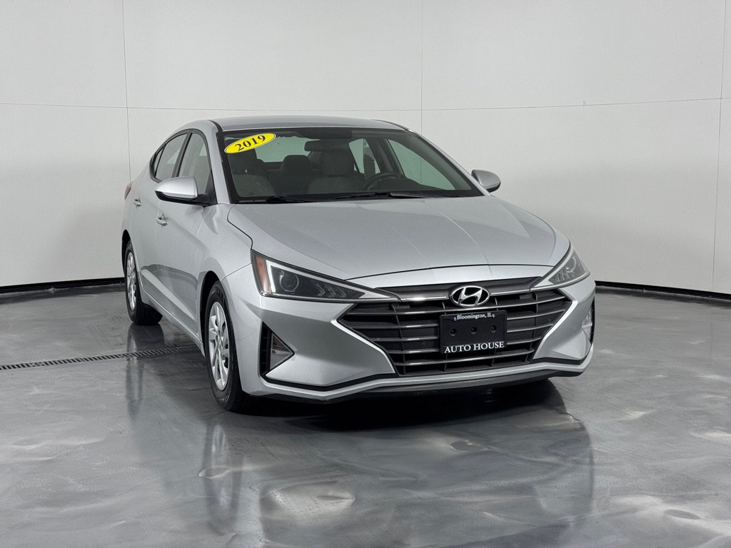 Used 2019 Hyundai Elantra SE FWD image 3