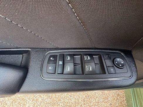 Used 2023 Dodge Charger R/T w/ Harman/Kardon Audio Group image 25