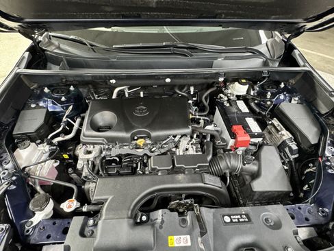 Used 2021 Toyota RAV4 XLE AWD/4WD image 29