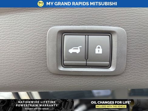 New 2026 Mitsubishi Outlander SEL AWD/4WD image 13
