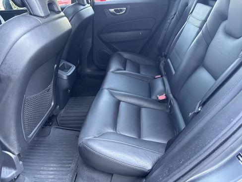 Used 2019 Volvo XC60 T5 Momentum w/ Premium Package AWD/4WD image 24