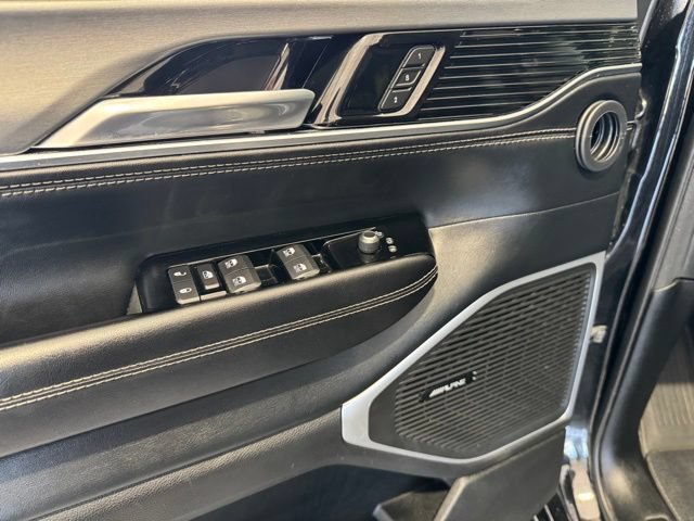 Used 2024 Jeep Wagoneer Series II AWD/4WD image 6