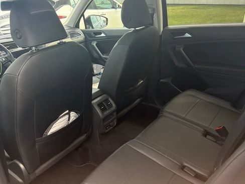 Used 2019 Volkswagen Tiguan SE w/ Panoramic Sunroof Package AWD/4WD image 9