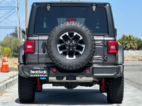 Used 2025 Jeep Wrangler Unlimited Rubicon 4xe w/ Convenience Group AWD/4WD image 5