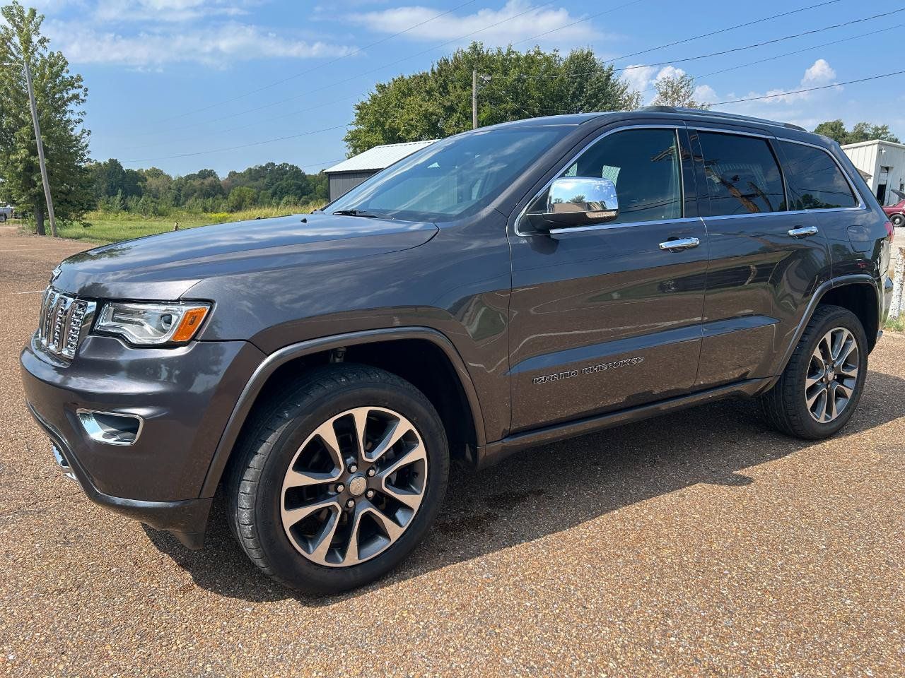 Used 2018 Jeep Grand Cherokee Overland AWD/4WD image 2