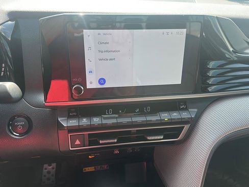 Used 2025 Toyota Camry SE image 14