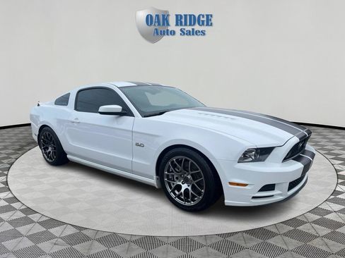 Used 2014 Ford Mustang GT RWD image 3