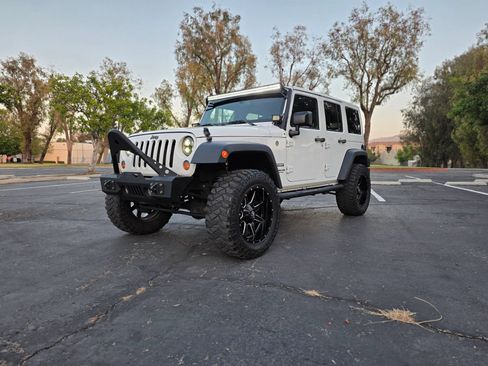 Used 2017 Jeep Wrangler Unlimited Sport w/ Quick Order Package 24S AWD/4WD image 1