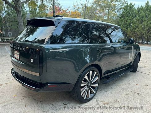 Used 2025 Land Rover Range Rover SV image 9