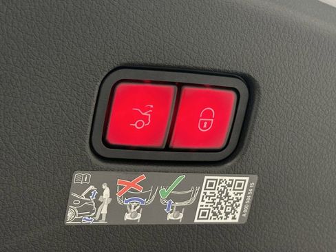 New 2026 Mercedes-Benz CLE 300 4MATIC Coupe image 18