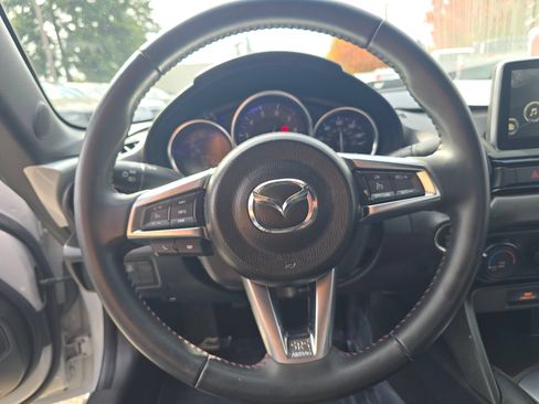 Used 2016 MAZDA MX-5 Miata Club RWD image 21