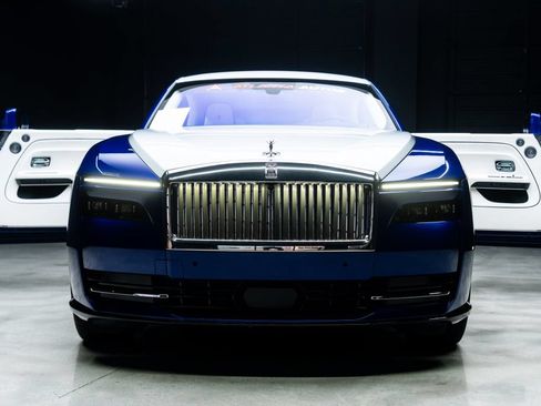 Used 2024 Rolls-Royce Spectre w/ Spectre Launch Package AWD/4WD image 3