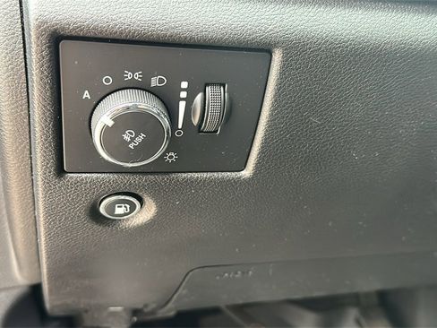 Used 2021 Jeep Grand Cherokee Laredo X image 13