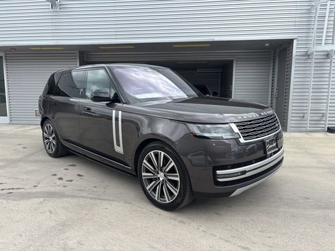 Used 2023 Land Rover Range Rover Long Wheelbase Autobiography AWD/4WD image 3