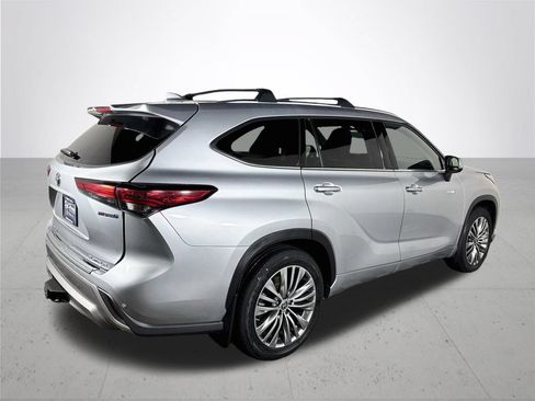 Used 2021 Toyota Highlander Platinum AWD/4WD image 6