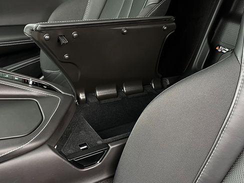 Used 2023 Chevrolet Corvette Stingray Premium Conv w/ Z51 Performance Package image 16